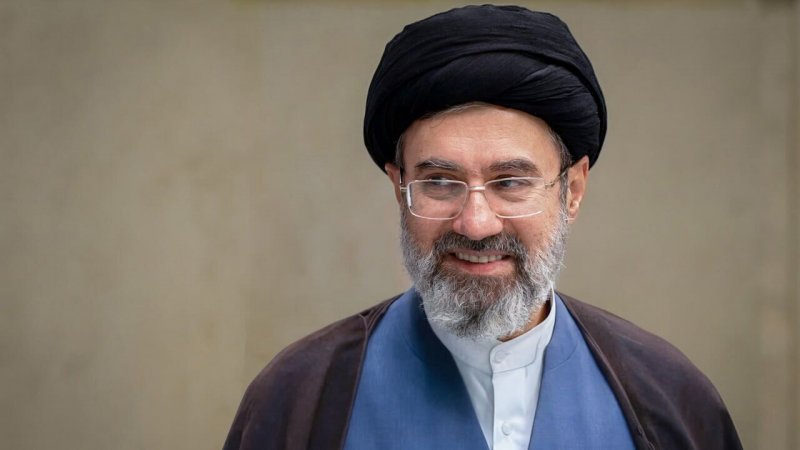اظهارات تازه درباره مجروحیت رهبر انقلاب/ حدود ساعت ۱۲ بود که آقا را به بیمارستان سینا آوردند