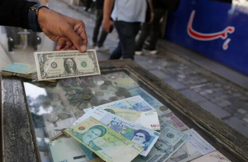 مشکلاتی که فروش دلار با تراول ایجاد می کند