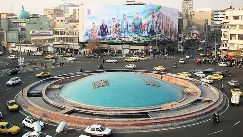 مجسمه جدیدی که قرار است در میدان انقلاب نصب شود+ عکس