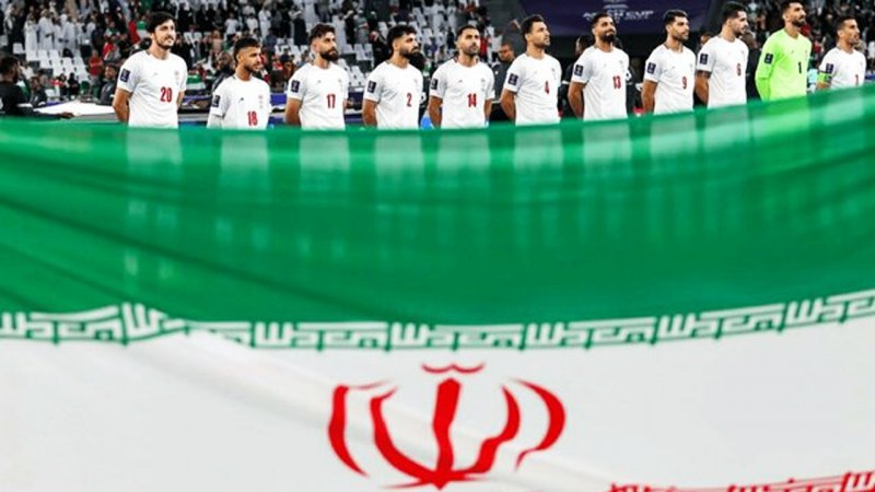 اولین تصویر از بازیکنان تیم ملی در سفارت آمریکا/ واکنش خاص بازیکنان به احتمال دریافت ویزا