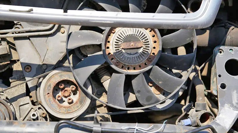 علت کارکرد مداوم فن خودرو / روش‌های عیب‌یابی اصولی را بخوانید