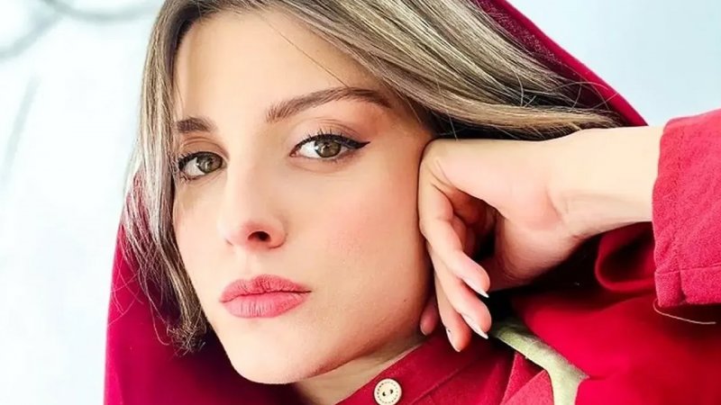 کلاه عجیب و خاص خانم بازیگر سریال گل سنگ سوژه شد! + تصاویر