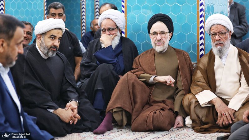 تصاویری از سید محمد خاتمی در مراسم تشییع و ختم خواهرش/ نماینده سابق مجلس هم بود