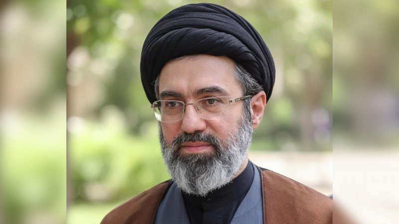 کفش ساده و ایرانی رهبر انقلاب + تصویر