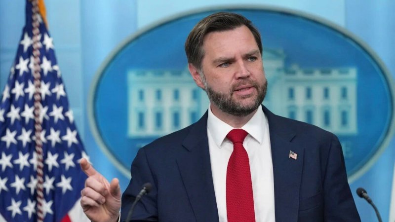 ونس: پول‌های آزاد شده ایران باید صرف خرید سویا و ذرت آمریکایی شود 