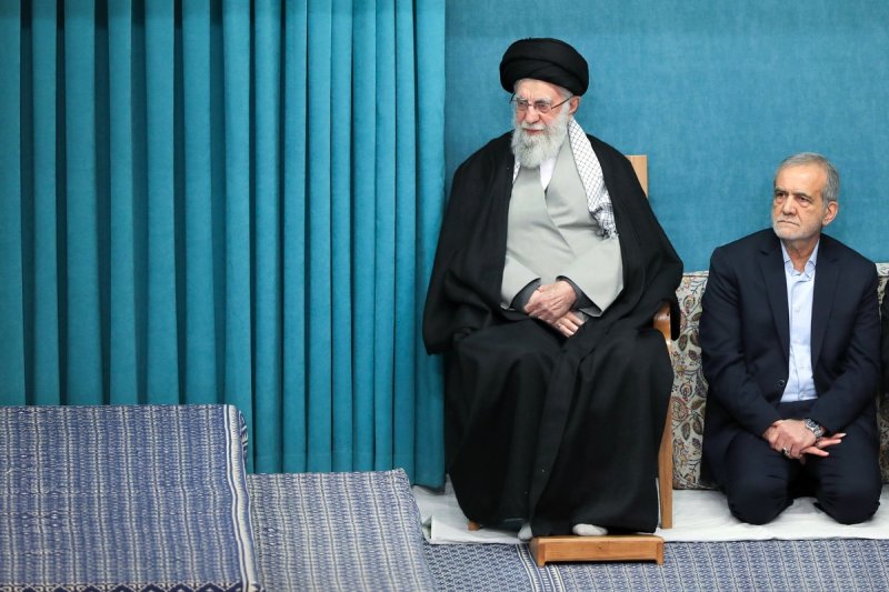 پیام رئیس جمهور به ملت در آستانه تشییع باشکوه پیکر مطهر رهبر شهید انقلاب اسلامی