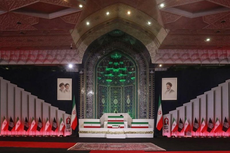 چه کسی بر پیکر رهبر شهید نماز خواهد خواند؟ 