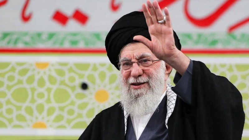 پیکر رهبر شهید چرا به عراق می‌رود؟