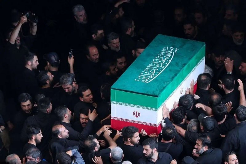 مسیر وداع و تشییع پیکر رهبر شهید در مشهد اعلام شد 