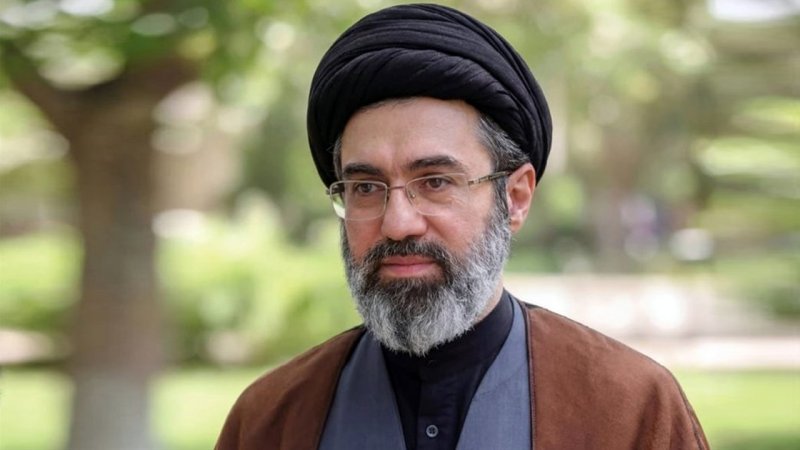 آیت الله سید مجتبی در مراسم تشییع حاضر بودند؟ + توضیحات مهم مکبر نماز آقای شهید