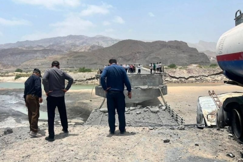 بخشی از مسیرهای خروجی هرمزگان به مقصد فارس و کرمان به طور موقت بسته شد