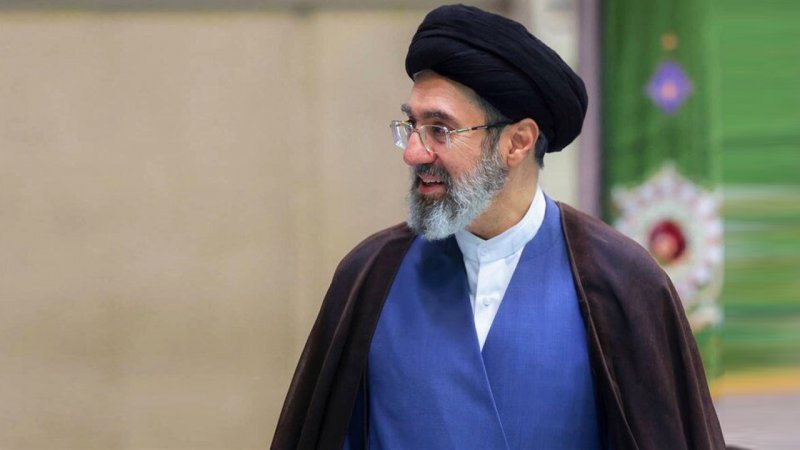رهبر انقلاب: خروج کامل رژیم صهیونیستی از لبنان شرط نخست پایان جنگ تحمیلی است