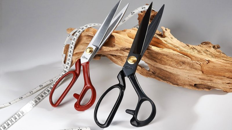چگونه قیچی را تیز کنیم؟ روش‌های تیز کردن قیچی با فویل، کاغذ سنباده، سنگ و...