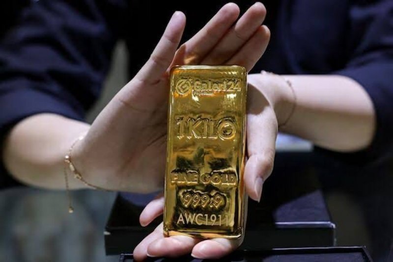 طلای جهانی به تقلا افتاد !
