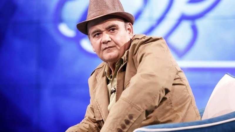 چهره مغموم همسر و دختر اکبر عبدی در مسجد بلال + عکس