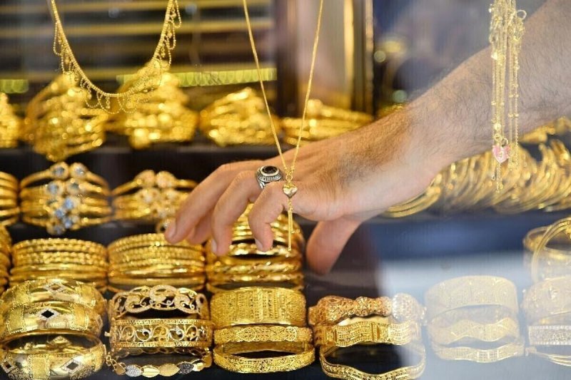 دلار ریخت، اونس هم کاهشی شد؛ پس چرا طلا ارزان نشد؟