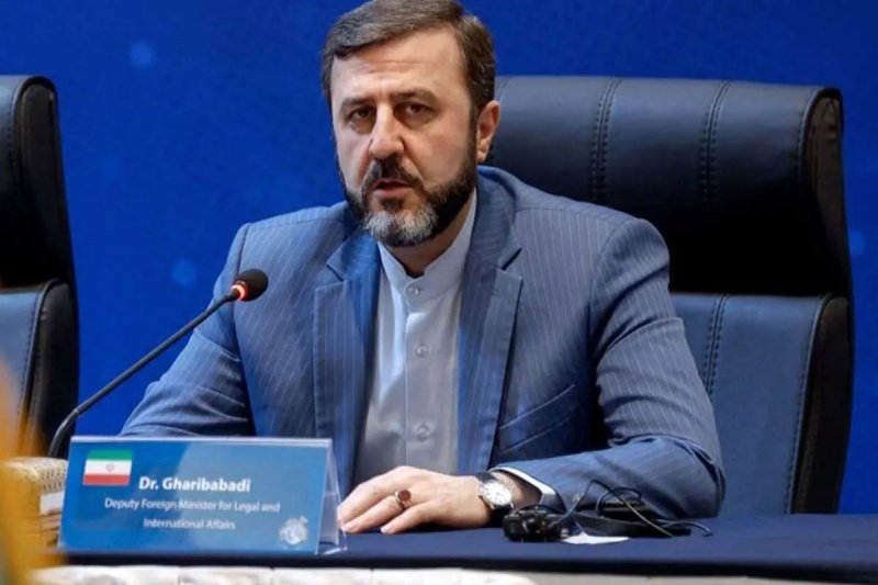 غریب آبادی: تنگه هرمز فقط با فرمان ایران بسته و باز می‌شود