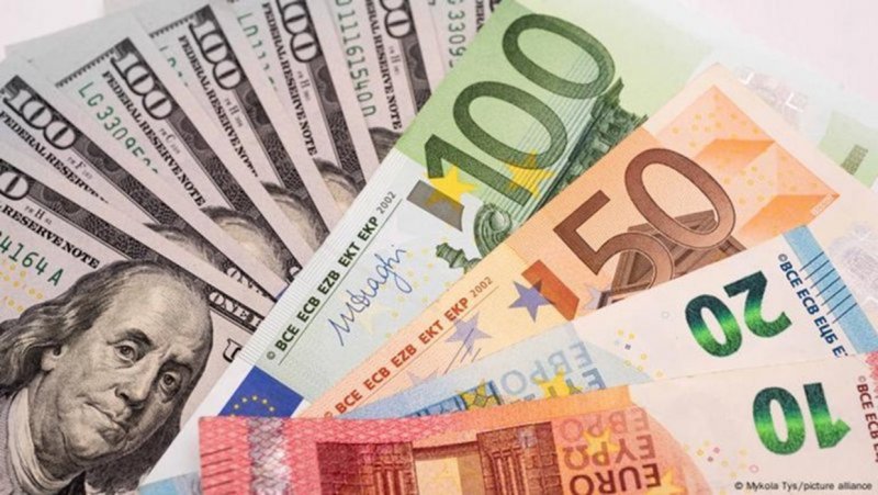 قیمت دلار و یورو امروز یکشنبه ۲۵ مرداد ماه