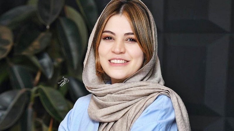 جنجال در آغوش گرفتن خانم و آقای بازیگر روی صحنه/ تقصیر پزشکیان هم هست+ عکس