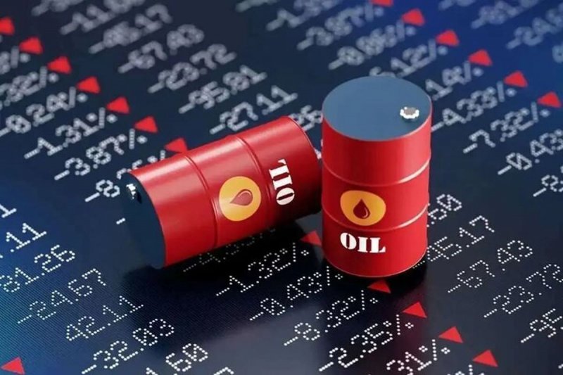 عقب‌نشینی قیمت نفت در بازار جهانی
