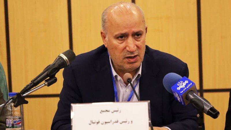 مهدی تاج، فوتبال ملی را تحقیر کرد، وزیر ورزش هنوز برای برکناری او دست دست می کند 