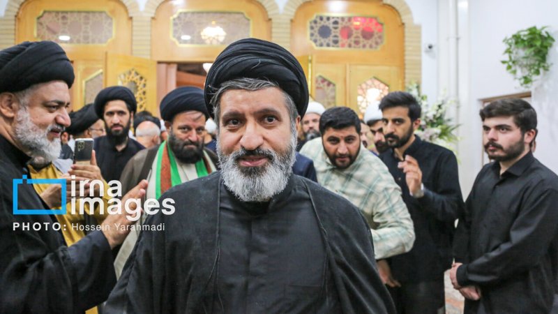 حضور فرزند رهبر شهید انقلاب در یک مراسم ختم/ نماینده آیت الله سیستانی هم بود+ تصاویر