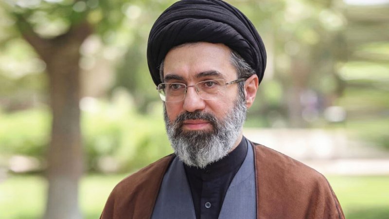 آیت الله مجتبی خامنه‌ای: بر اساس محاسبات الهی، ایران قدرت اوّل جهان است 