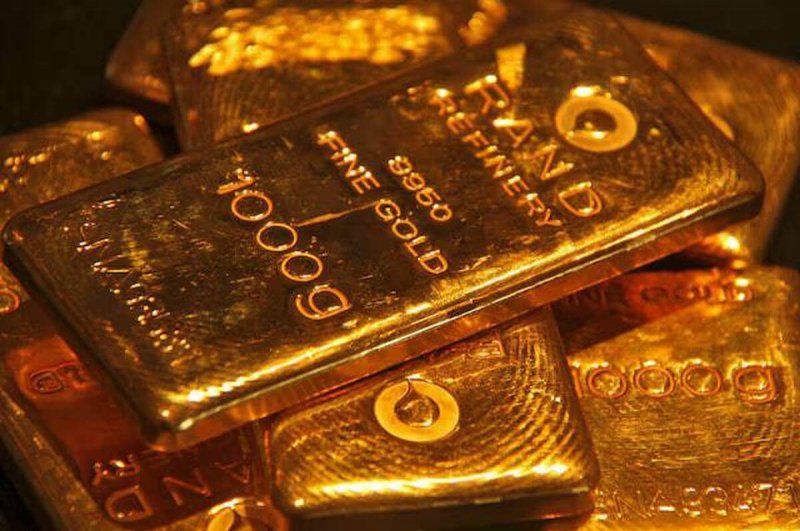 طلا در کمترین سطح هفت هفته ای خود قرار گرفت/ چرا اونس درجا می زند؟ 