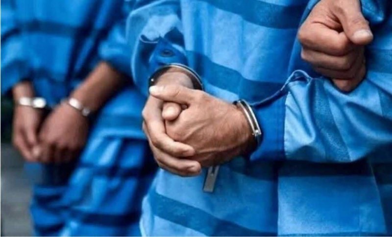 سرشبکه معاملات فردایی و کاغذی دستگیر شد