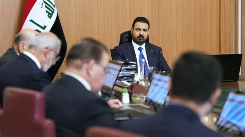 تحویل سلاح توسط ۳ گروه بزرگ عراقی / قانون جدید الحشد الشعبی تصویب شد +جزئیات