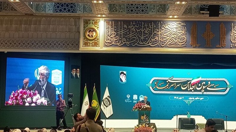 حداد عادل: حجاب با وضع قانون سر و سامان نمی‌گیرد