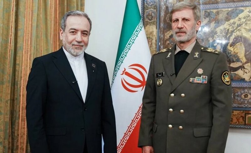 پیام فرمانده کل ارتش به عراقچی