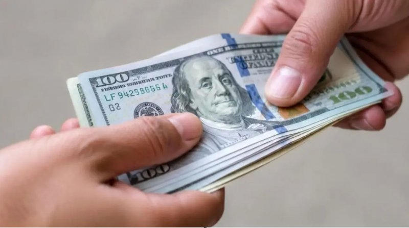 قیمت دلار سهمیه‌ای در دومین روز عرضه 10 هزار دلاری اعلام شد