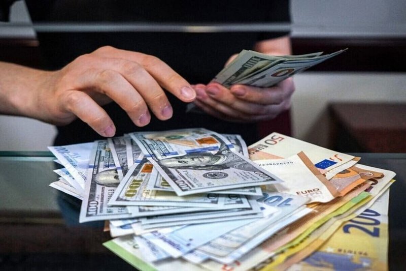 ریزش سنگین قیمت دلار در بازار آزاد / علت چیست؟ 