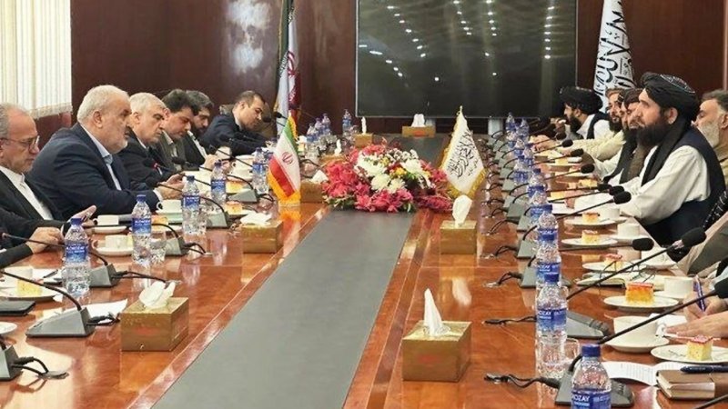 در برابر تهاجمات آمریکا در کنار ایران هستیم