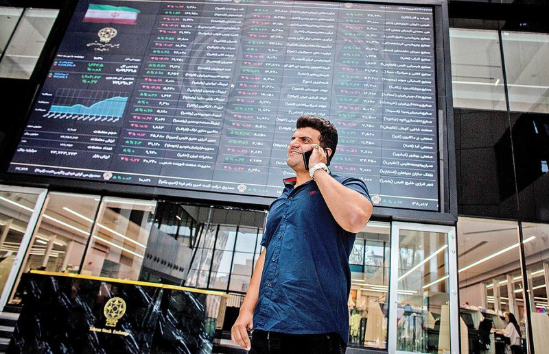 پرواز شاخص بورس به ارتفاع ۸.۲ میلیونی/ جریان نقدینگی در مسیر سبد سهام