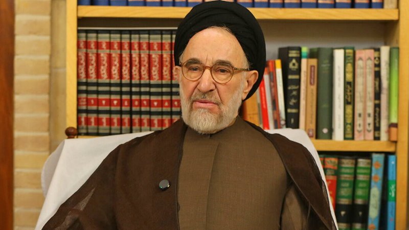 عکسی متفاوت از سیدمحمد خاتمی با عصا+ تصویر