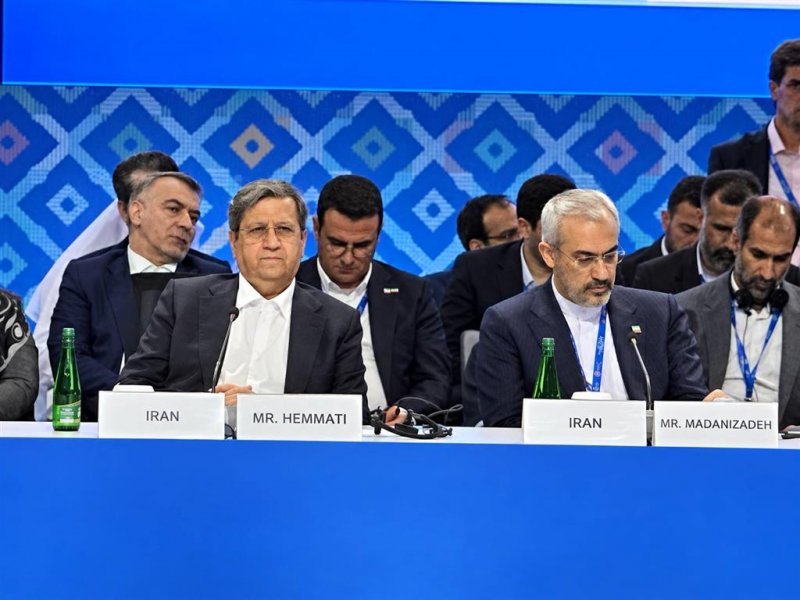 همتی: ادعای فروپاشی اقتصاد ایران توهمی بیش نیست