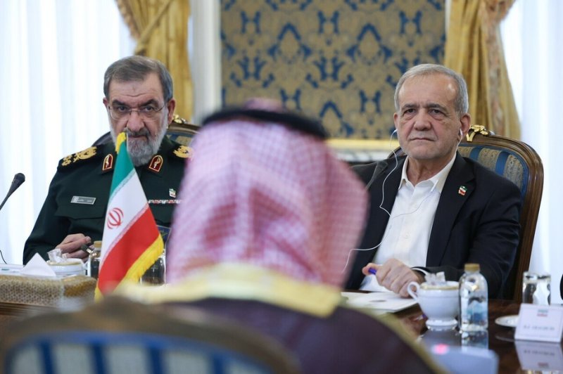 پزشکیان در نشست چهارجانبه امروز: ایران آماده گسترش همکاری‌ها با کشورهای اسلامی است