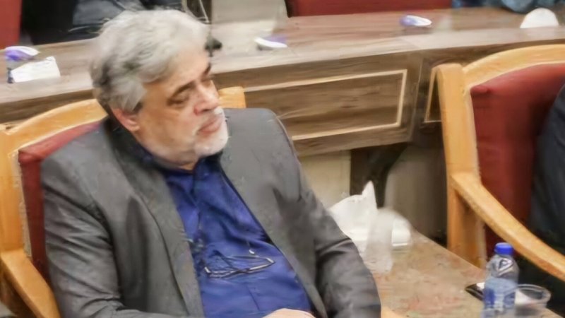 آقای علم‌الهدی باید در برابر تجمعات و شعارها در حرم رضوی ،یا اعلام برائت کند یا حمایت