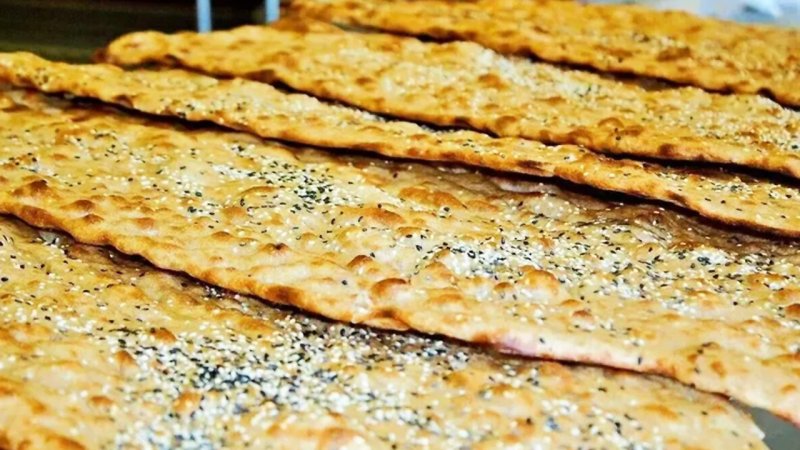 نان کیلویی ارزان‌تر درمی‌آید یا گران‌تر؟ / یک کیلو سنگک چند؟
